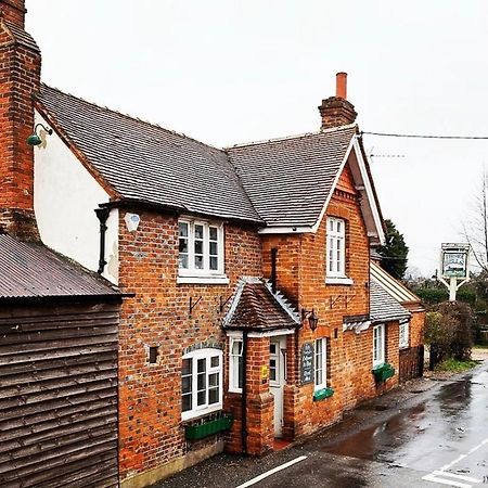 The Six Bells Hotel Beenham Bagian luar foto