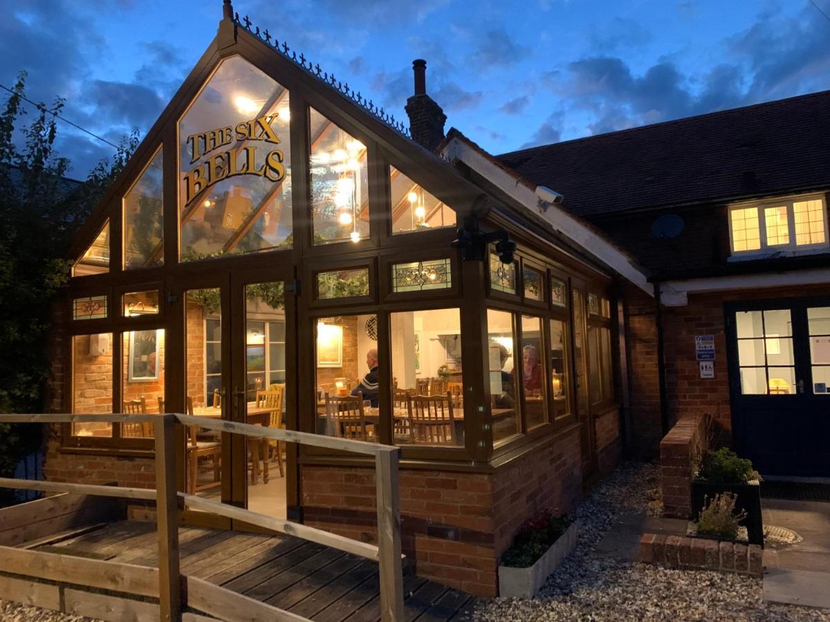 The Six Bells Hotel Beenham Bagian luar foto